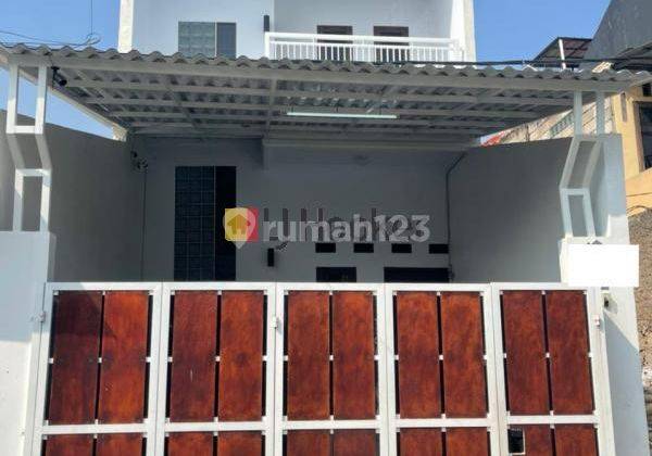 Rumah 2 Lantai dekat STM CIKINI Jakarta Utara 1