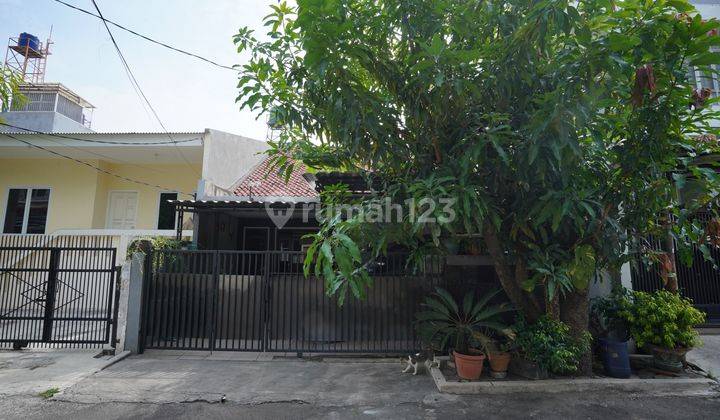 Rumah Siap Huni Strategis Hanya 3 Menit Ke Stasiun Bojong Indah, Jakarta Barat J20006