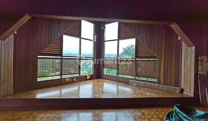 villa sejuk dan pemandangan gunung di mega mendung puncak 2