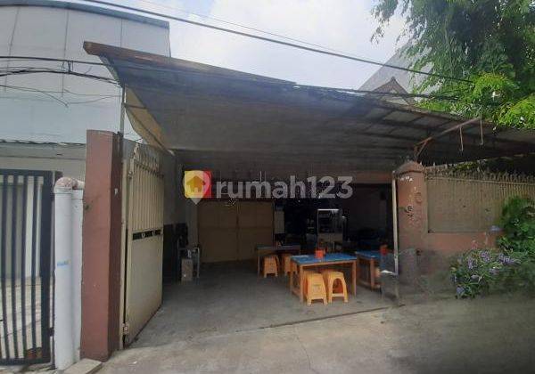 RUMAH Luas 355m cocok untuk restaurant cafe atau kantor dipinggir jalan ramai Tomang 1