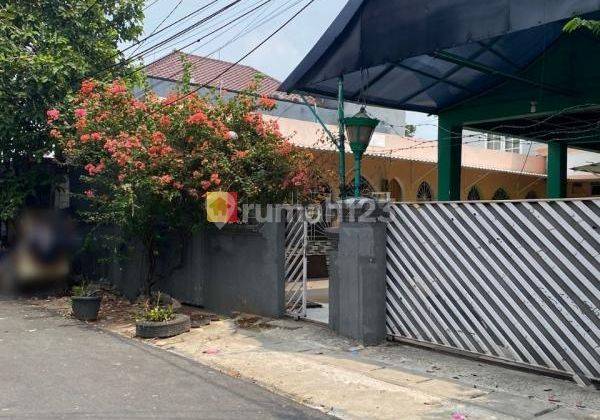 Rumah Bangunan Tua Hitung Tanah di Klender Jakarta Timur 1