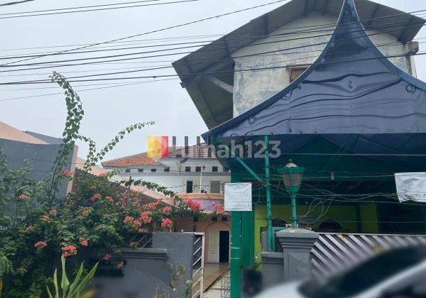 Rumah Bangunan Tua Hitung Tanah di Klender Jakarta Timur 2