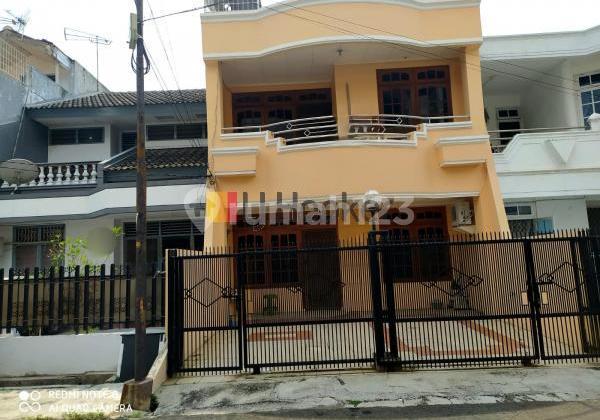 Wide Road House in Janur Asri Kelapa Gading