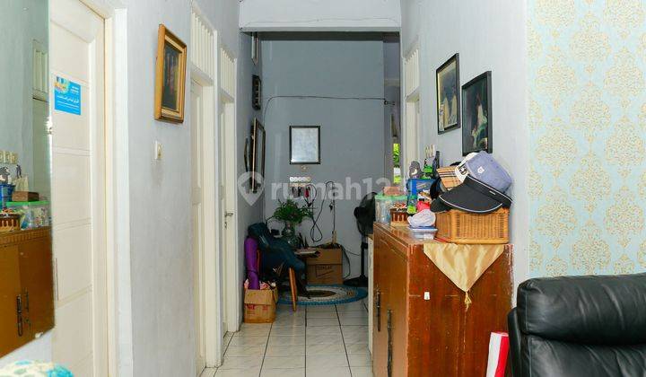 Rumah 2 Lantai 5 Kamar, 7 Menit ke Stasiun Depok Baru Harga Nego Siap KPR J16856 2