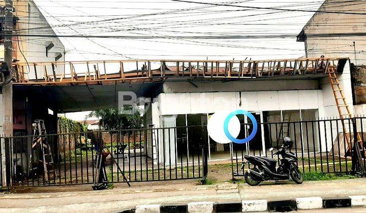 RUMAH DENGAN HALAMAN PARKIR YG LUAS DI PINGGIR JALAN BESAR SETIA BUDI MEDAN 1