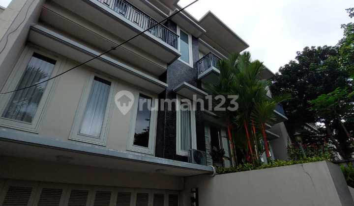 Luxurious Modern House Pondok Indah 2