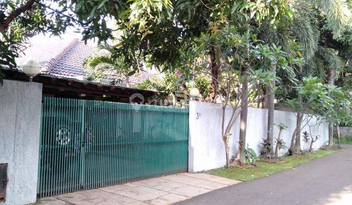 RUMAH DENGAN HALAMAN LUAS DI CILANDAK AMPERA  SEGERA 2