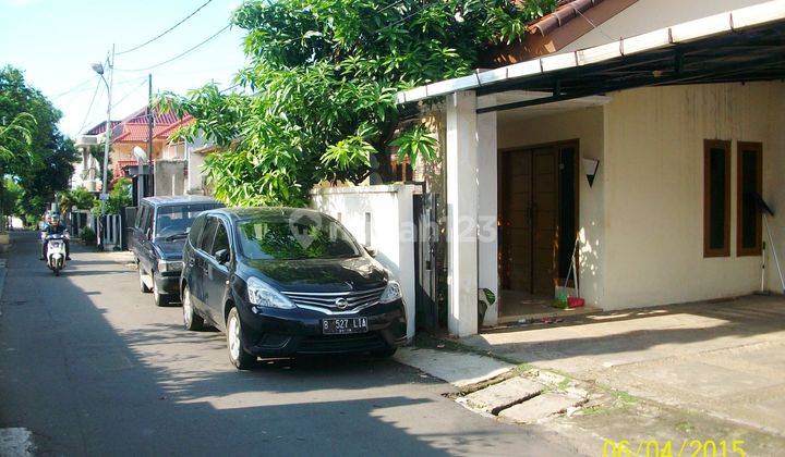 Rumah Siap Huni, Tebet, Lokasi Strategis  1