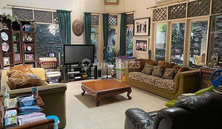 Rumah Pulomas 2 Lantai Murah  2