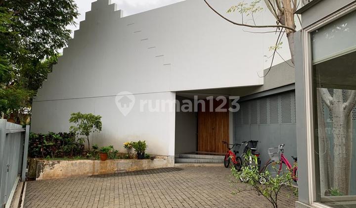 Rumah Villa Gading Indah, asri, taman besar, Kolam Renang, Luas 1400m2 Rumah Villa Gading Indah, asri, taman besar, Kolam Renang, Luas 1400m2