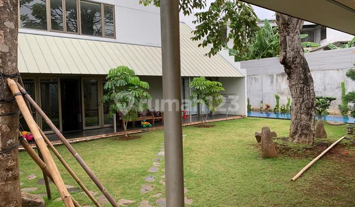 Rumah Villa Gading Indah, asri, taman besar, Kolam Renang, Luas 1400m2 2
