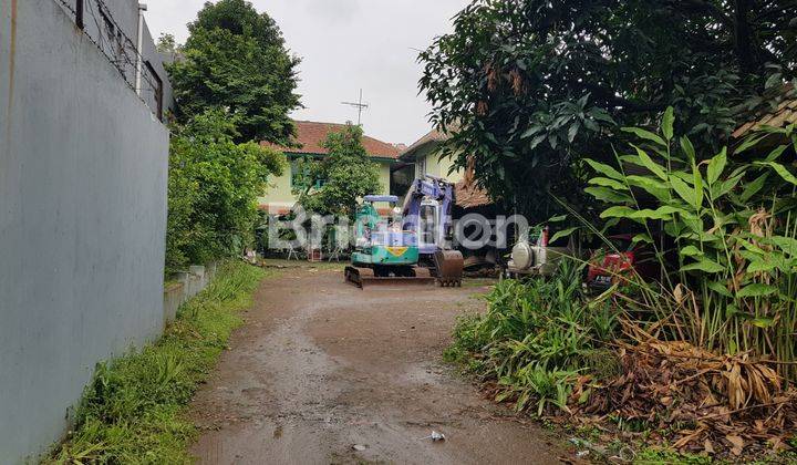 Rumah Tinggal 2 Lantai jalan utama Gunung Batu dengan Tanah (Area Halaman) yang cukup luas , cocok untuk berusaha 1