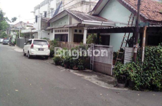 RUMAH HOEK 1 LANTAI BENDHILIR JAKARTA PUSAT 1