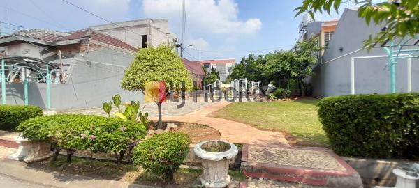 Rumah Jalan lebar di Boulevard Hijau Harapan Indah Bekasi 2