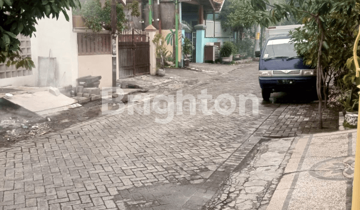 CEPAT RUMAH RAYA SEMAMPIR BARAT 1 MENIT DARI JALAN RAYA MERR 2