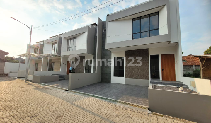 RUMAH MEWAH 2 LANTAI DI CLUSTER BUDI LUHUR ASRI RUMAH MEWAH 2 LANTAI DI CLUSTER BUDI LUHUR ASRI