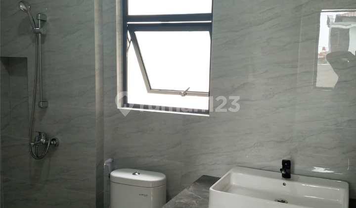 RUMAH MEWAH 2 LANTAI BATUNUNGGAL LESTARI III BANDUNG 2