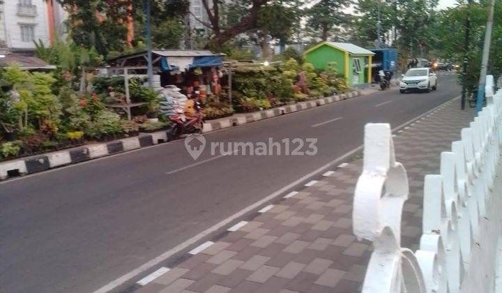 Rumah Luas di Cempaka Putih Jakarta Pusat 2