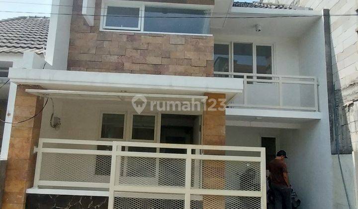 CEPAT RUMAH 2 LANTAI BARU MODERN SIAP HUNI HARGA TERJANGKAU 1