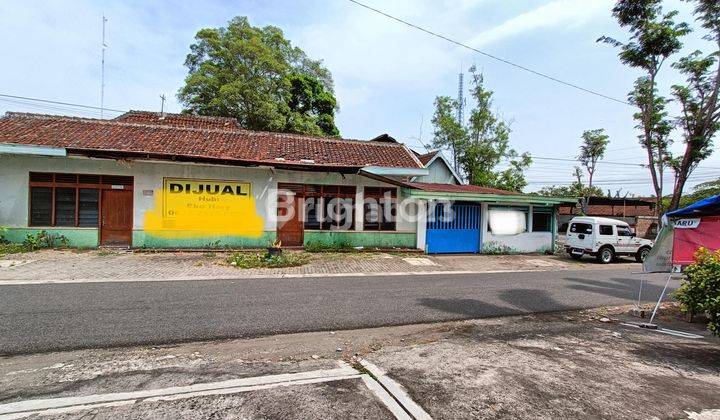 RUMAH DENGAN BANGUNAN HISTORIKAL DI WONOGIRI 2