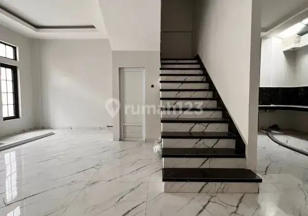 Rumah 3  Lantai Di Dalam Komplek Elite Kota Medan 2