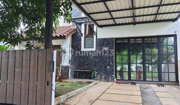 Rumah Cantik 2 Lantai  di Kota Wisata 1