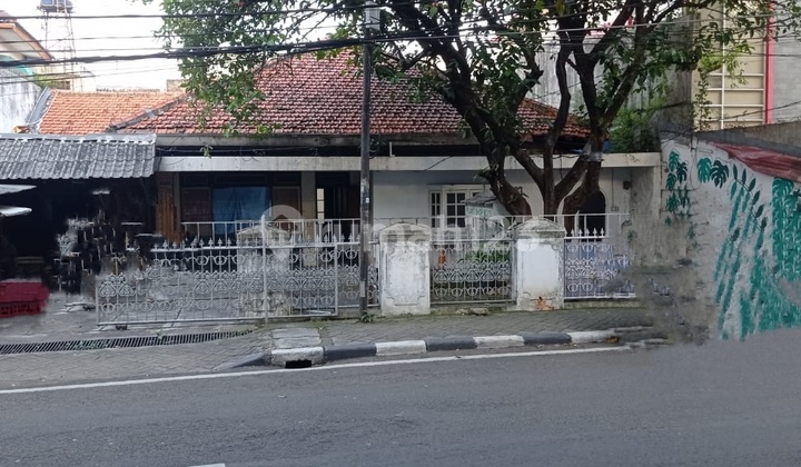 Rumah Lama Dengan Lebar 18m Di Tebet, Jakarta Selatan