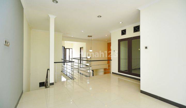 Rumah 2 Lt Strategis Semi Furnished 9 Menit Ke Eka Hospital Cibubur Dibantu Kpr J18000 2