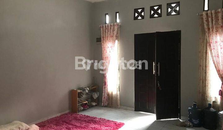 RUMAH TENGAH KOTA LOKASI DEPAN POLDA KALTIM HARGA NEGO 2