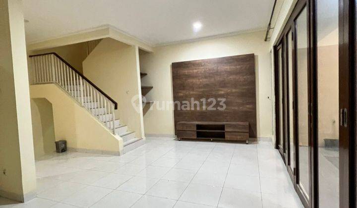 Rumah dg 5+1BR Siap, Huni di Lingkungan Elite, Discovery, Bintaro Jaya  1