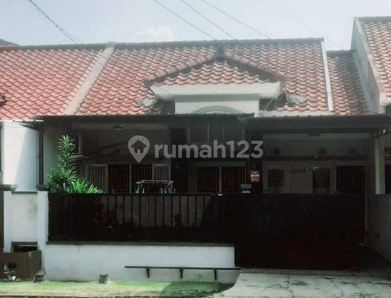 Rumah Luas Semi Furnished Taman Sari 1