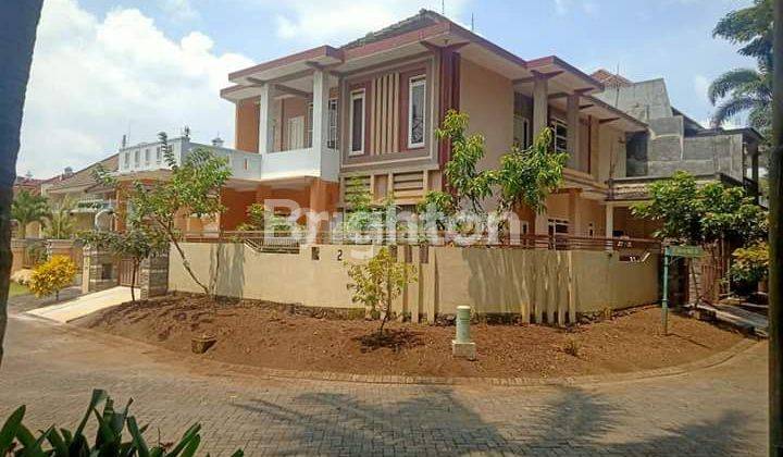 RUMAH HOOK 2 LANTAI GRAHA GOLF ARAYA MALANG 1