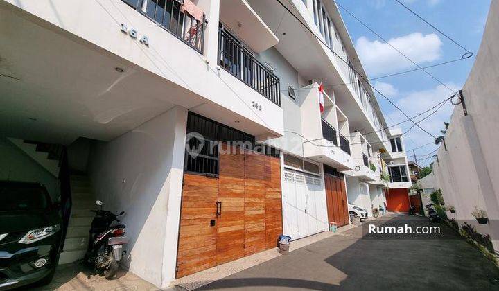 Turun Harga!!  Town House di Cempaka Putih Barat. Jakarta Pusat 1