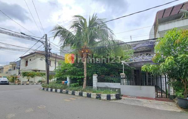 Rumah Jalan Lebar Lingkungan Asri di Gading Elok Utara Kelapa Gading 1