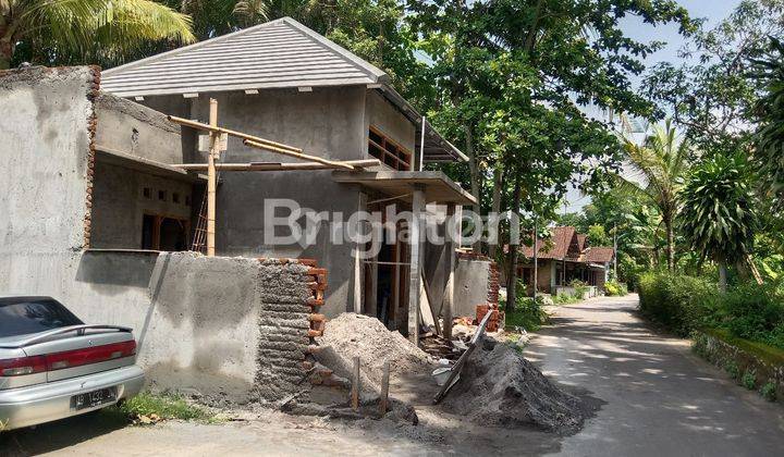 RUMAH PROSES BANGUN SELATAN PASAR GODEAN, JALAN GODEAN 1