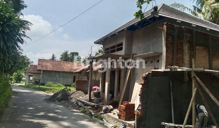 RUMAH PROSES BANGUN SELATAN PASAR GODEAN, JALAN GODEAN 2