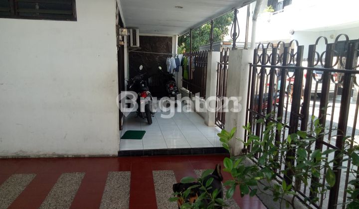 RUMAH 2 LANTAI DI SIMOKERTO SURABAYA HARGA NEGO 2