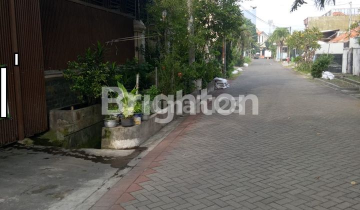 2 STORY HOUSE ON OGAN STREET, WONOKROMO, SURABAYA 2