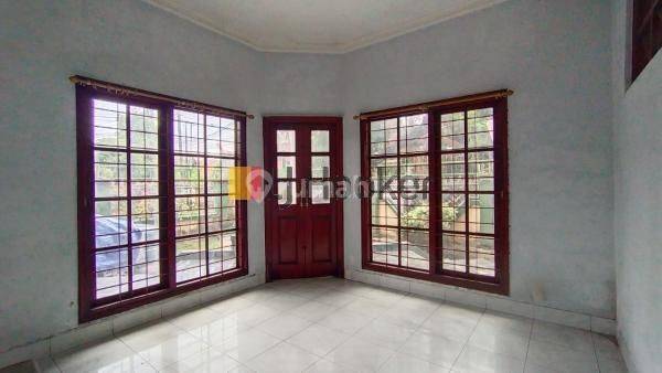 House With 5 Bedrooms In Gatot Subroto Denpasar Close To Lumintang Park and Living World Mall 2