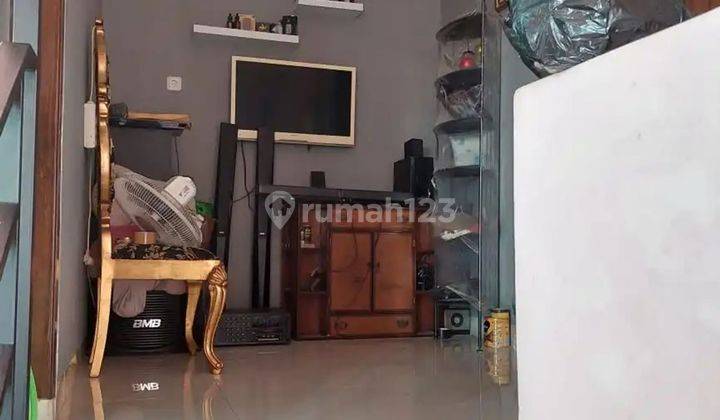 Rumah 2 Lantai Hanya 10 menit ke Depok Town Center, Depok Siap KPR J14158 2