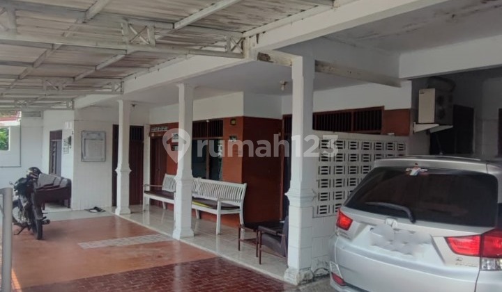 Rumah Dengan Banyak Kamar Di Gg Anggrek 2