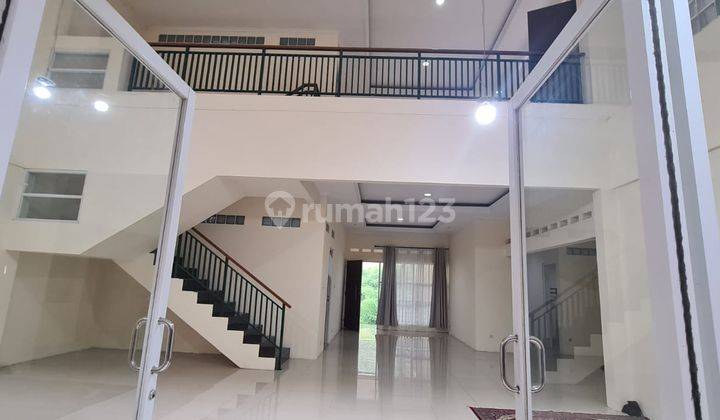 Rumah Asri Lux di Komplek Setraduta, Bandung 1