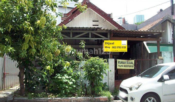 Rumah di Jalan Embong Blimbing Surabaya Kota, Strategis, Cocok untuk Kantor / Usaha - MG - 1