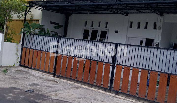 JUAL CEPAT RUMAH DUA LANTAI DI BARAT BANDARA ADISUCIPTO 2