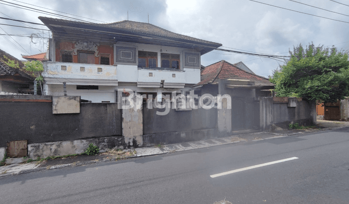 TWO-STORY HOUSE RARE AND STRATEGIC LOCATION IN DENPASAR CITY 1