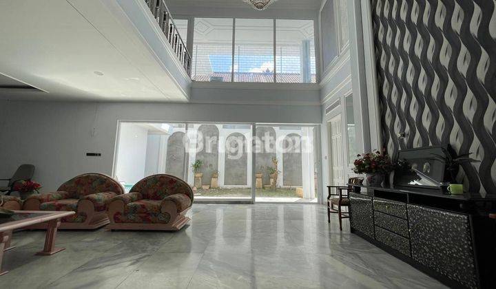 LUXURY CLASSIC AMERICAN STYLE HOUSE AREA GATOT SUBROTO 2