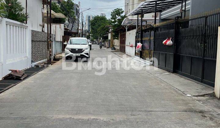 MURAH JUAL CEPAT Rumah Duri Kepa Siap Huni 2 Lantai Row Jalan 2 Mobil Lega Lokasi Strategis Dekat Pusat Perbelanjaan Bebas Banjir Semi Furnished 2