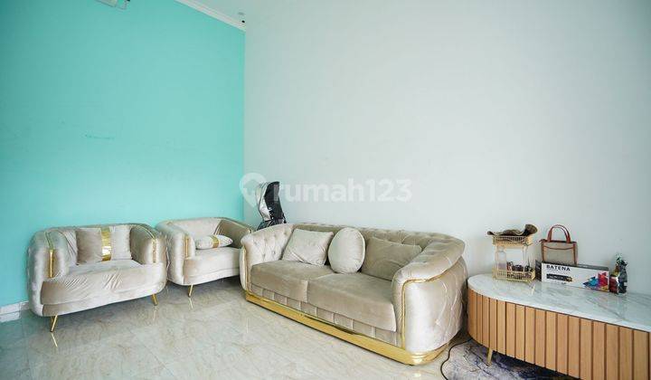 ruang tamu rumah siap huni & strategis