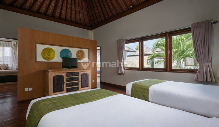 Freehold - Exquisite Tropical Retreat 2-Bedroom Villa in Prime Canggu Location 2