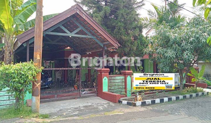 Rumah Luas Hook di Rungkut Harapan